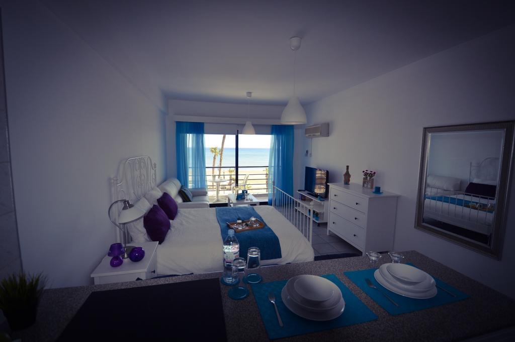 Krasas Beach Apartment Rentals Larnaca Værelse billede